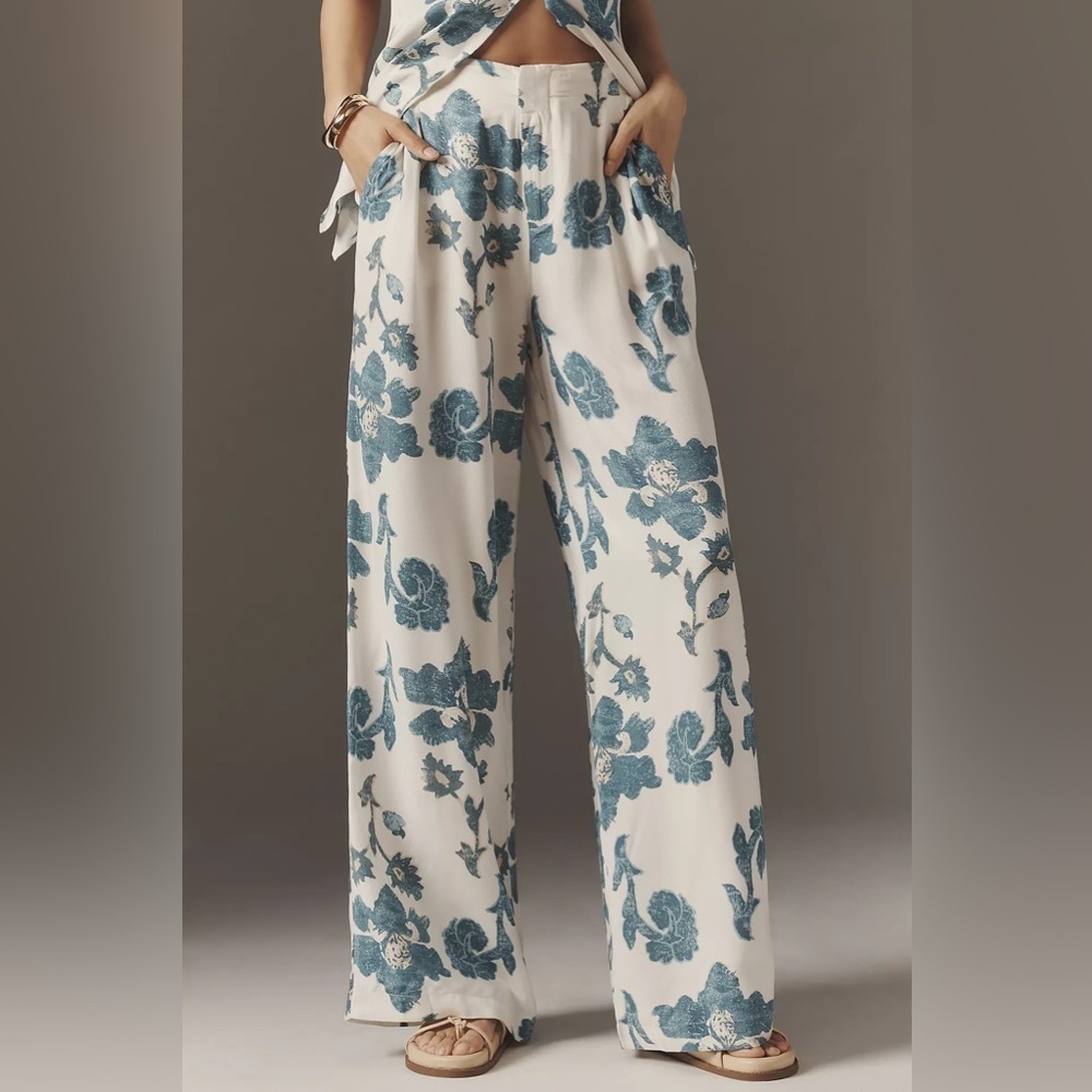 NWT! By Anthropologie Silky Trousers in Blue Cream Floral Design - Size Small 💐